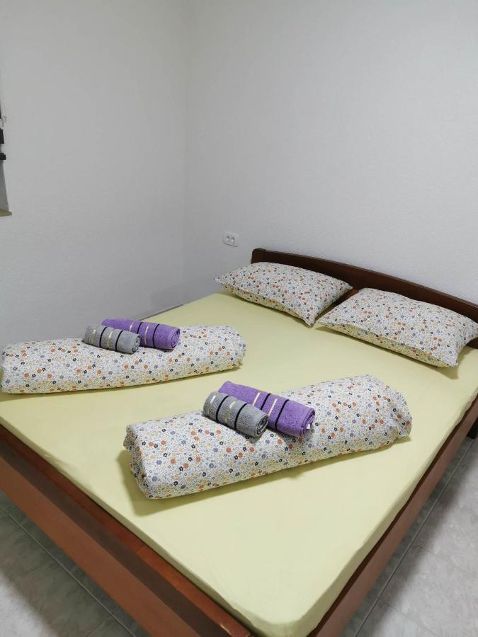 Guesthouse Nadia Senj  Bagian luar foto