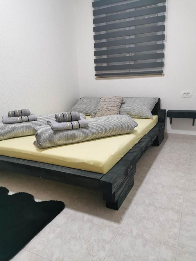 Guesthouse Nadia Senj  Bagian luar foto