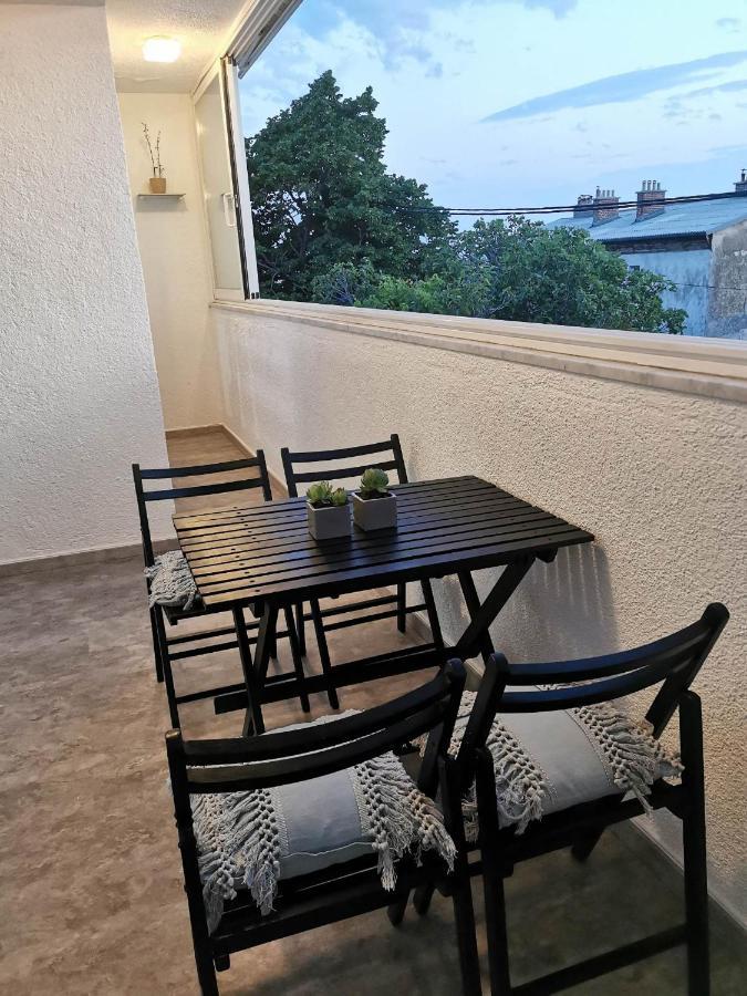 Guesthouse Nadia Senj  Bagian luar foto