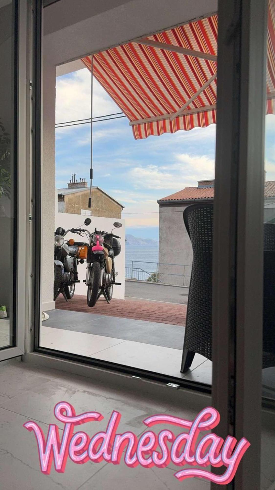 Guesthouse Nadia Senj  Bagian luar foto