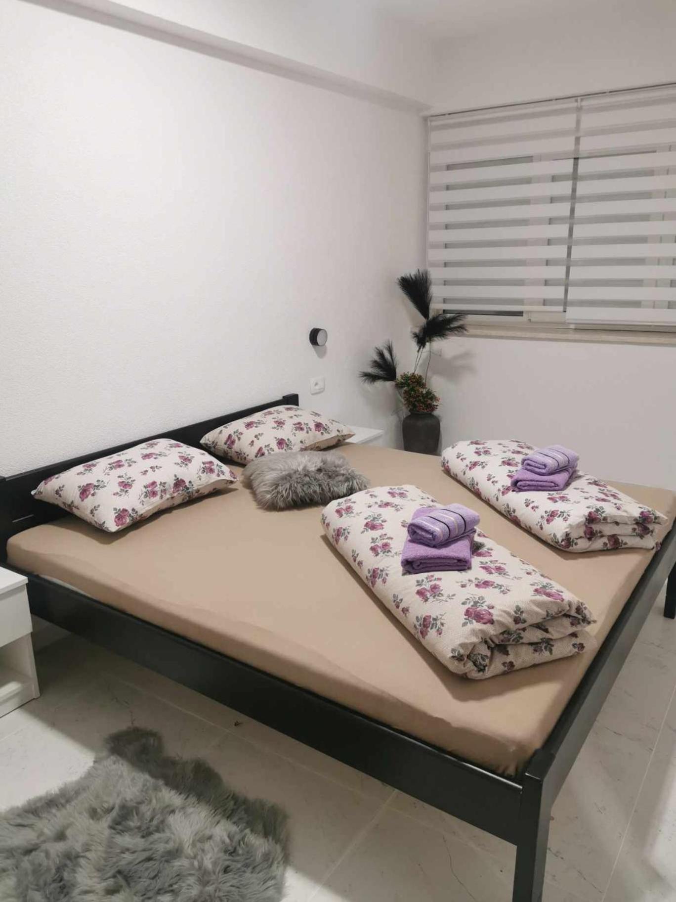 Guesthouse Nadia Senj  Bagian luar foto