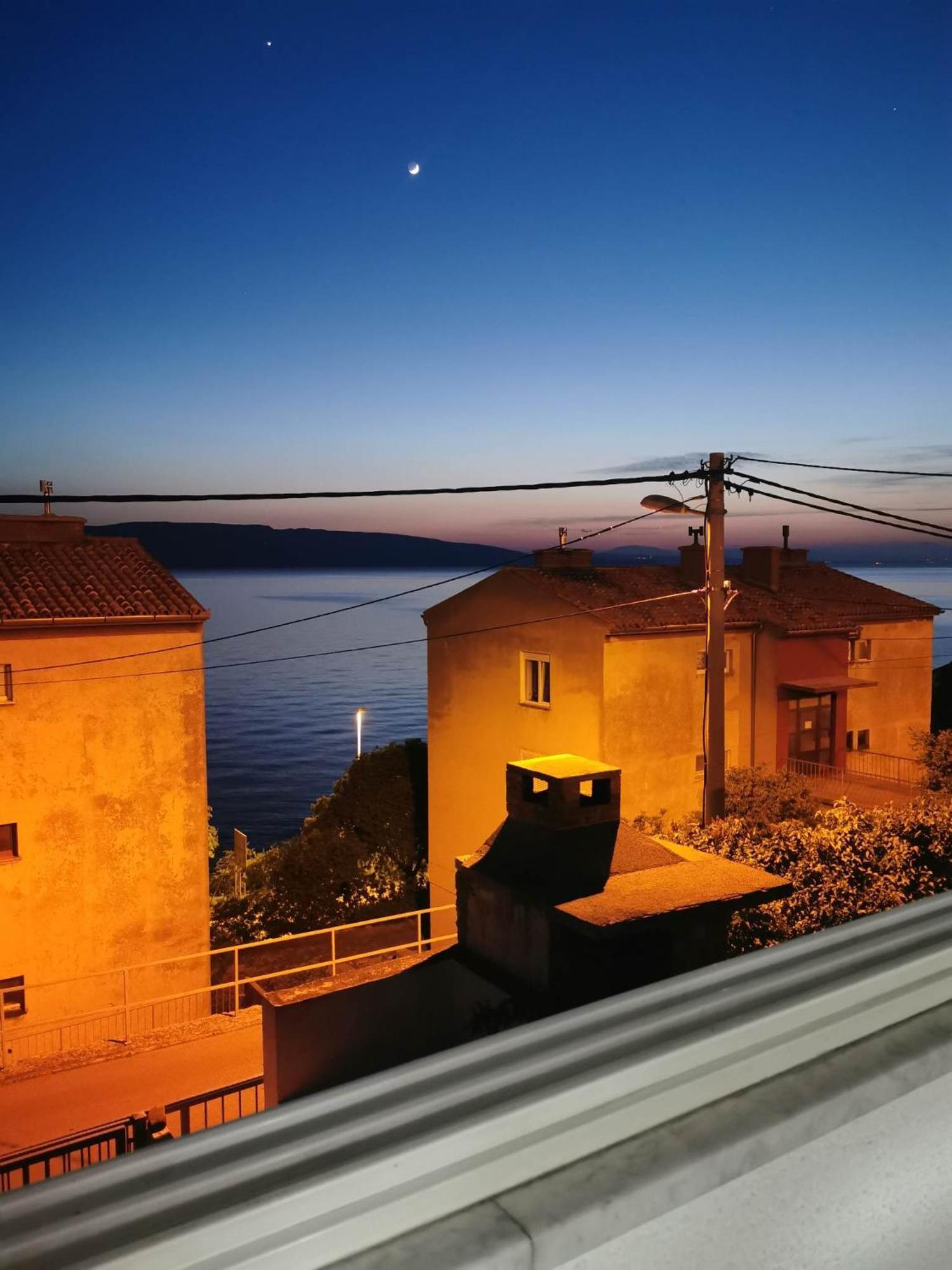 Guesthouse Nadia Senj  Bagian luar foto